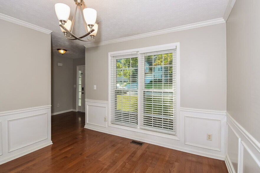 Building Photo - 655 Simon Ive Dr