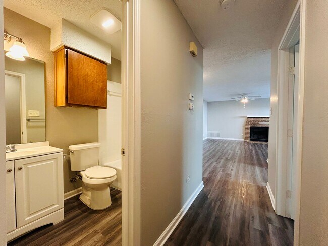 Building Photo - 9221 Kempler Dr