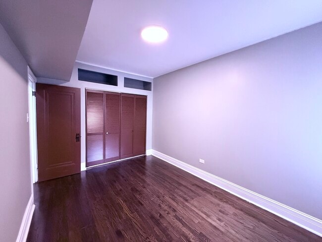 Building Photo - 6649 S Drexel Ave