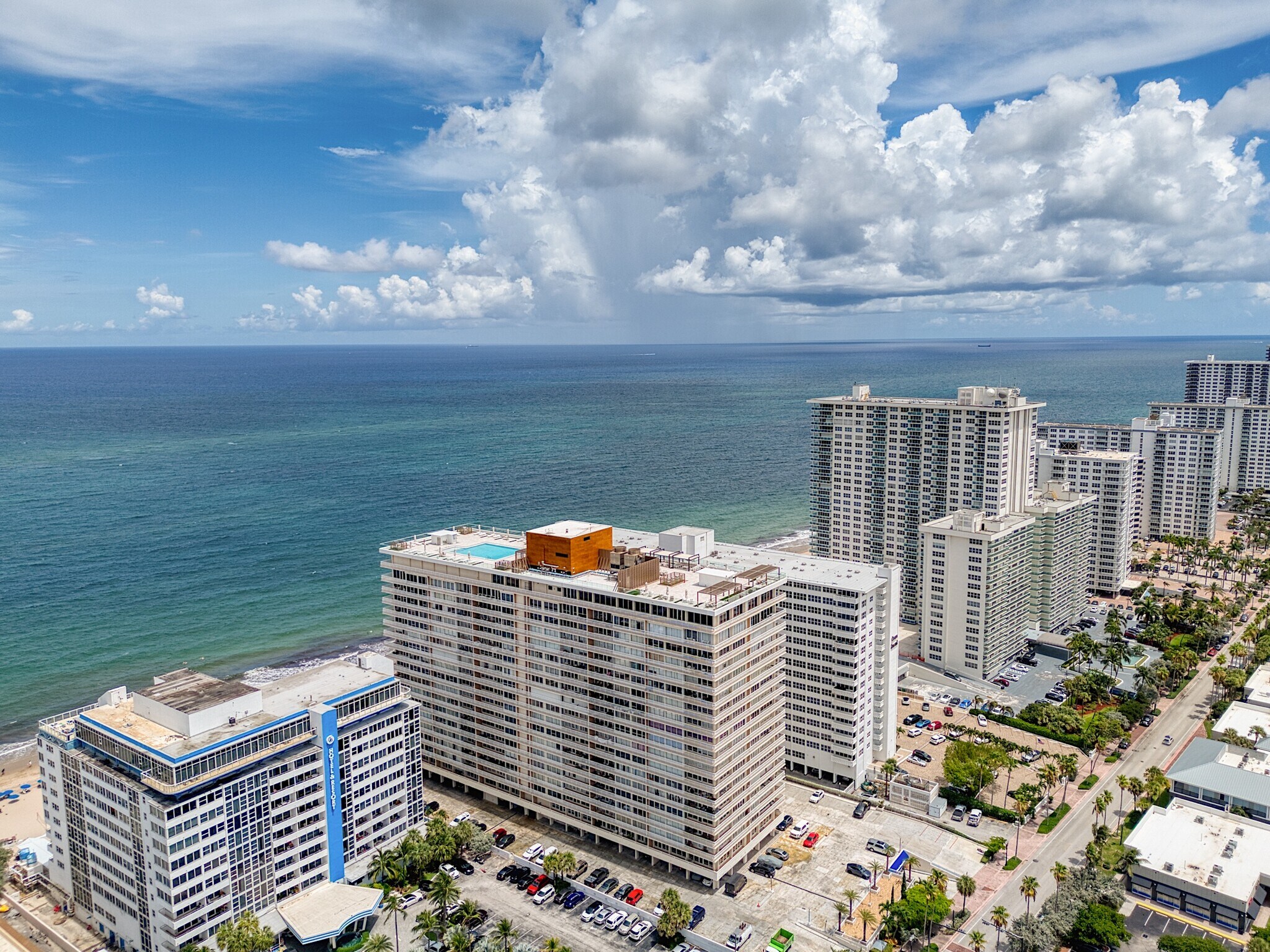 Building Photo - 4020 Galt Ocean Dr
