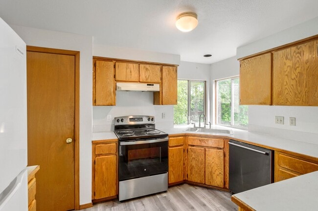 Building Photo - 17892 NW Deerfield Dr