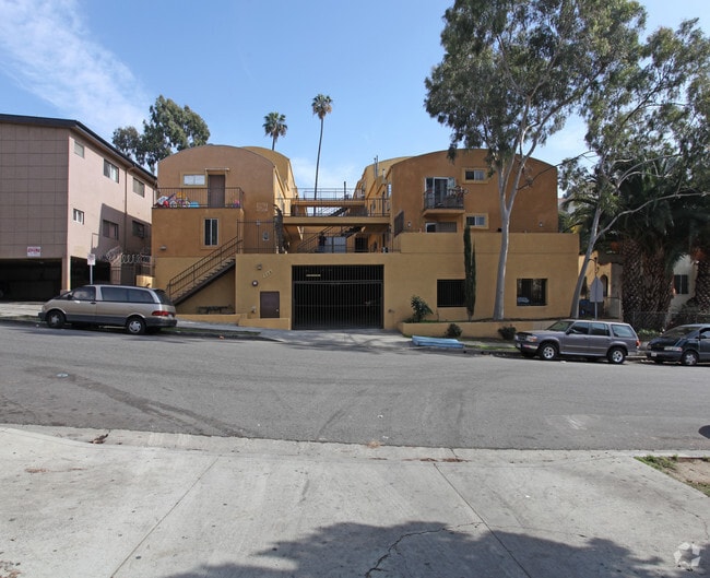Primary Photo - Loma Place Apartments