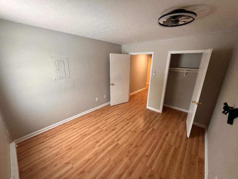 Building Photo - 110 Main St