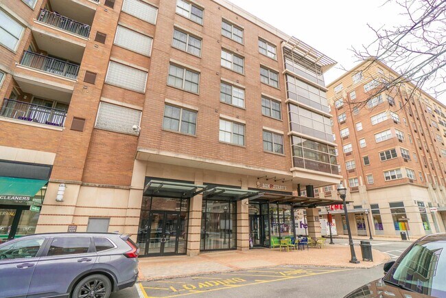 Building Photo - 22 Ave at Port Imperial