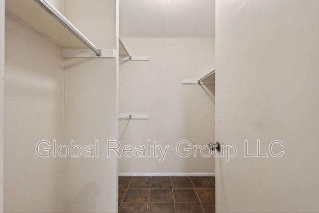 Building Photo - 4022 Ramsgate St