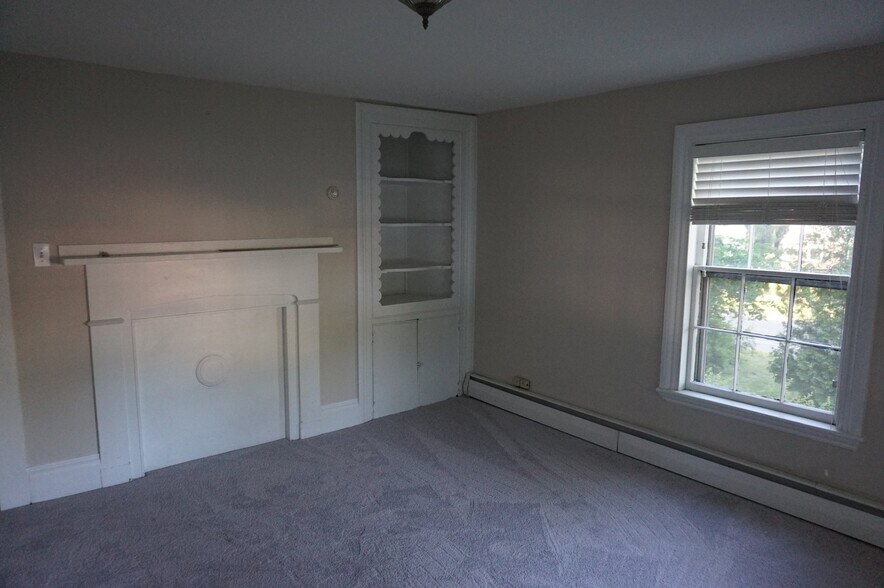 Building Photo - 248 High St