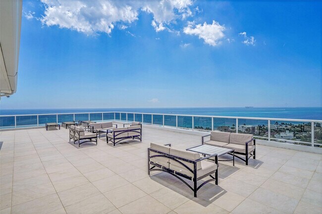 Building Photo - 2841 N Ocean Blvd