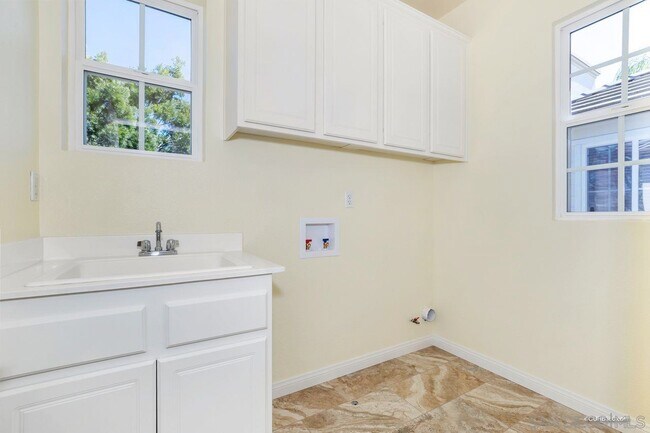 Building Photo - 9836 Lone Quail Rd