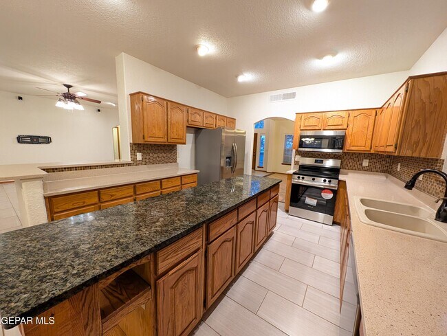 Building Photo - 11820 Pueblo Seguro Way