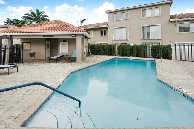 Building Photo - 221 Riviera Cir