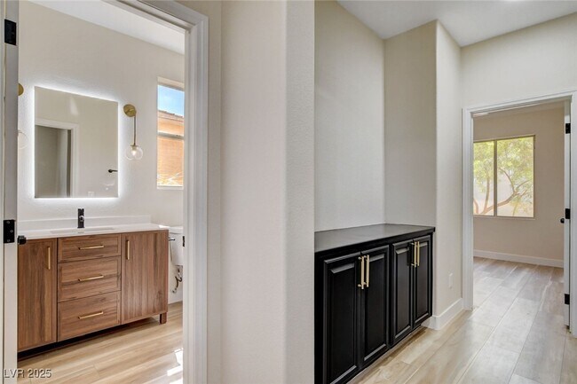 Building Photo - 177 Rocky Star St