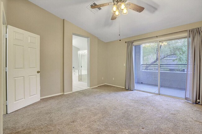 Building Photo - 716 Peachy Canyon Cir