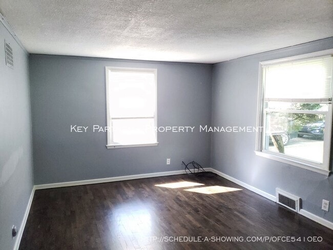 Building Photo - 7809 Madison Ave - Cute!