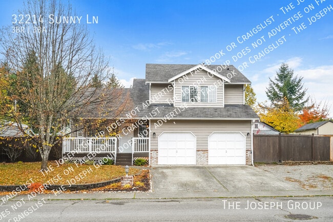 Building Photo - 32214 Sunny Ln