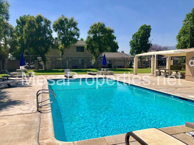 Building Photo - 2946 Winfield Ave