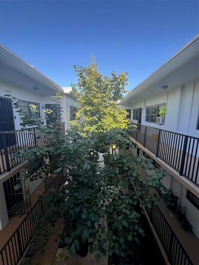 Building Photo - 7845 NE Bayshore Ct
