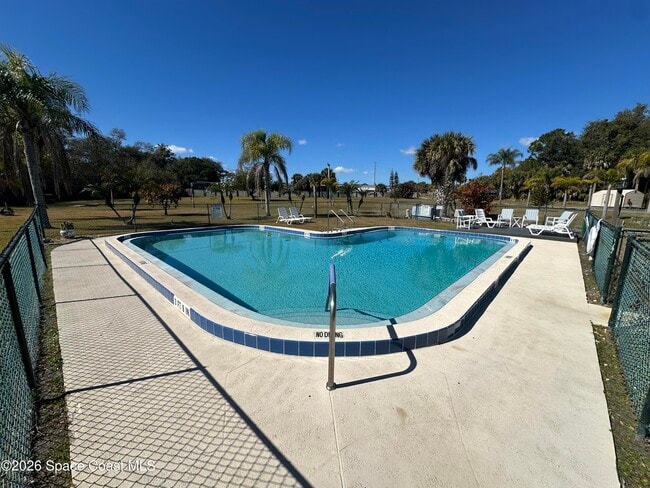 Building Photo - 100 Canebreakers Dr