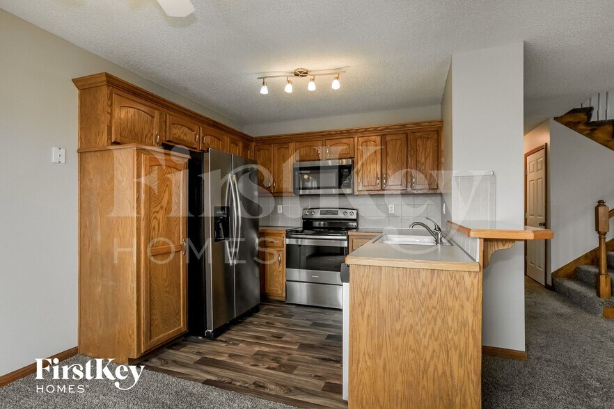 Building Photo - 11104 Highview Rd