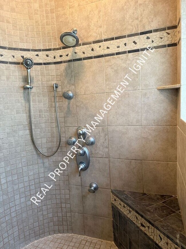 Building Photo - 3337 NW McCready Dr