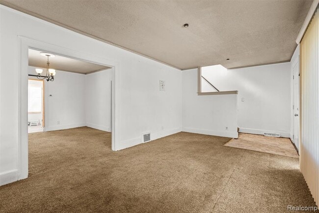 Building Photo - 15404 Normandy St