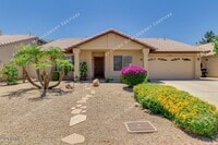 Building Photo - PINNACLE HILL RENTAL WITH MTN VIEWS, FIREP...