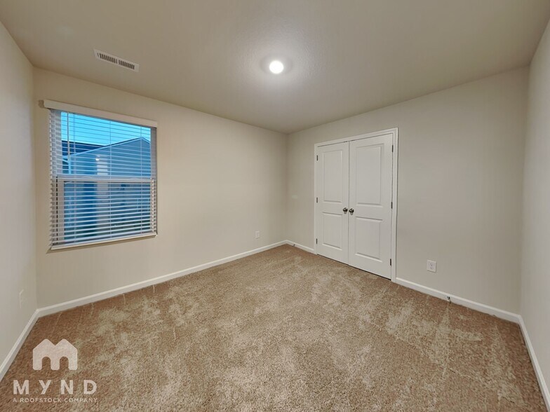 Building Photo - 40 Royal Mdw Dr