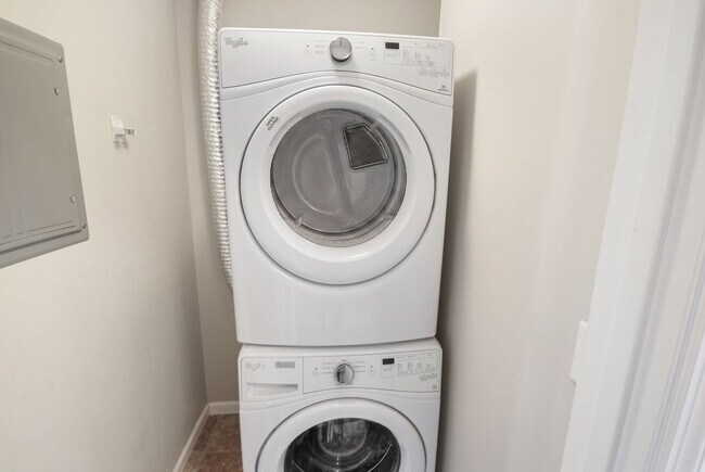 Building Photo - 284 Stonewall Creek Dr