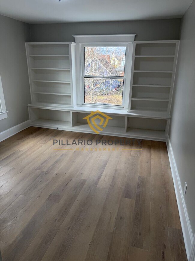 Building Photo - Fully Renovated 3-Bedroom/2-Bathroom with Huge Loft, Near Ellenberger Park, Available NOW!