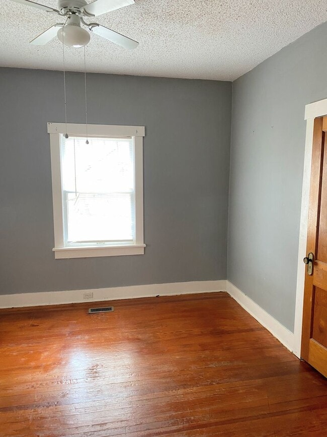 Building Photo - 2 bed, 2 bath home