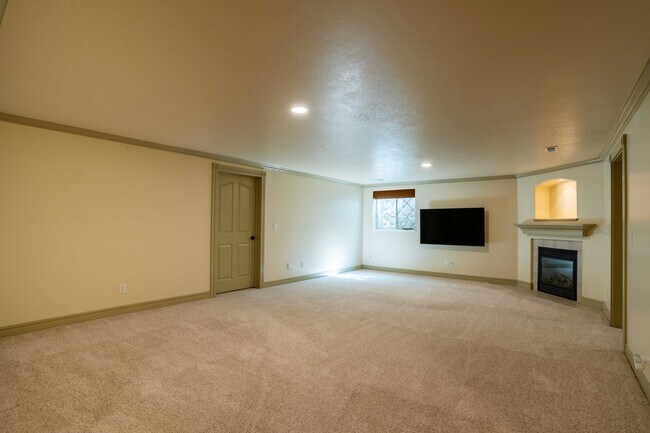 Building Photo - 414 Choke Cherry Ln