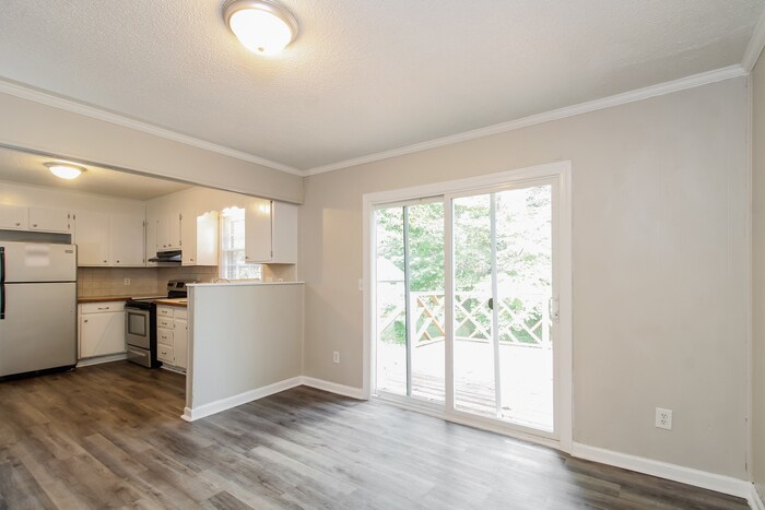 Building Photo - 1107 Edenwood Dr