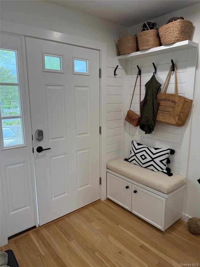 Building Photo - 3041 Mitchell Rd