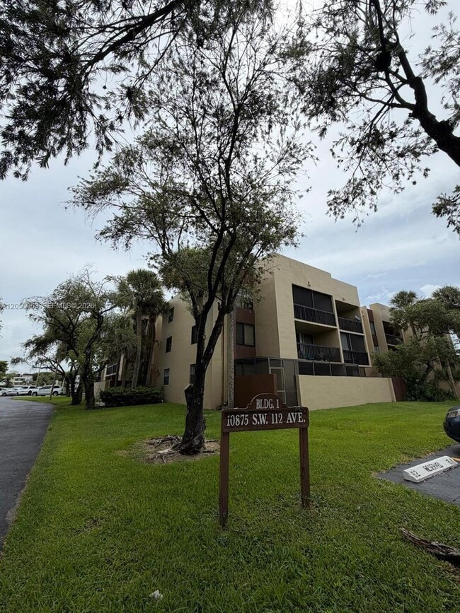 Building Photo - 10875 SW 112th Ave