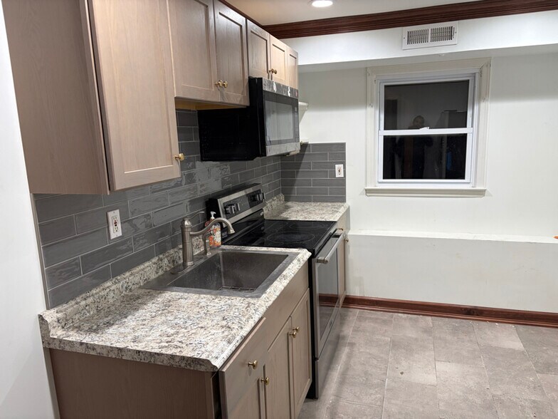 Building Photo - 29 Priscilla Rd