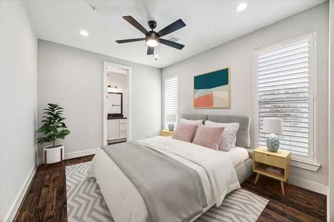 Building Photo - 912 Yale St