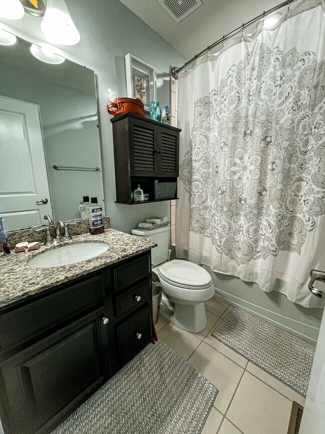 Building Photo - 1308 Queen Lyon Ct