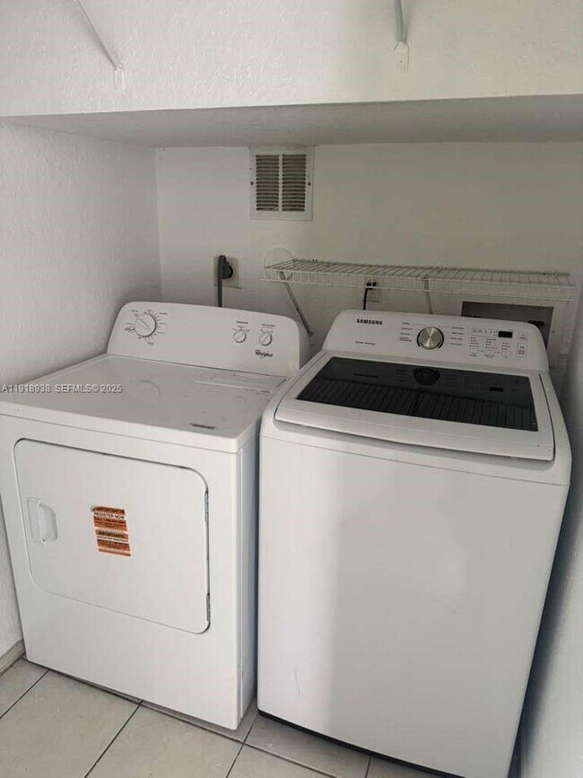 Building Photo - 3970 NW 90th Way