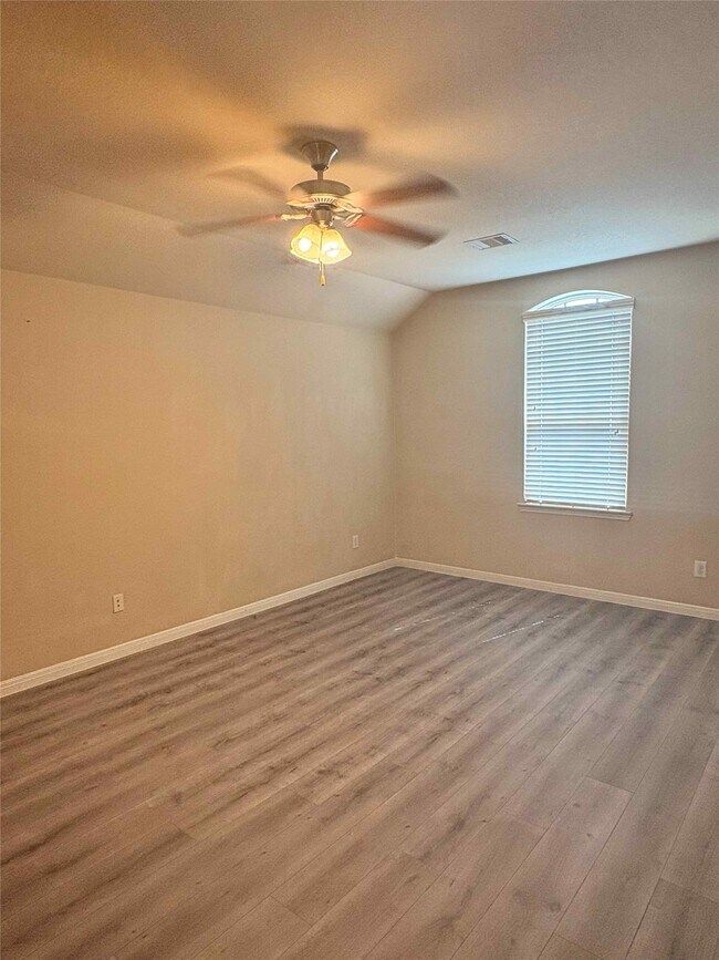 Building Photo - 4423 Fenetre Forest St