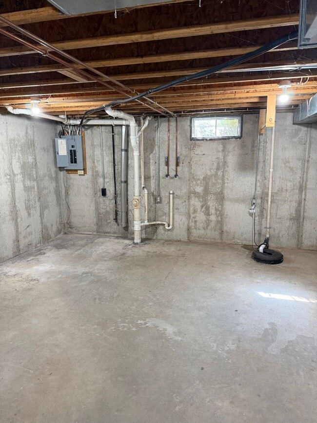 Building Photo - 510/512 Pheasant Drive