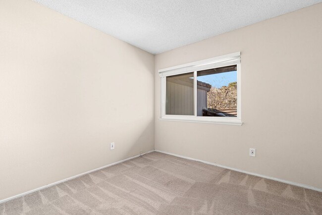 Building Photo - 11487 Matinal Cir