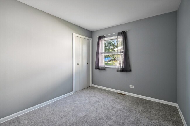 Building Photo - 116 Tower Ln