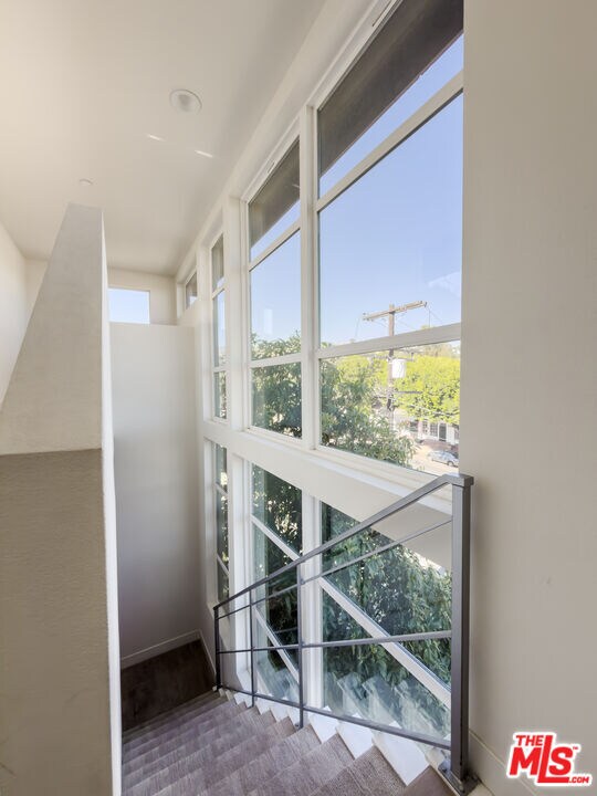 Building Photo - 2111 N Cahuenga Blvd