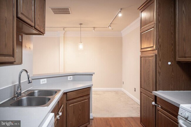 Building Photo - 5115 Grimm Dr