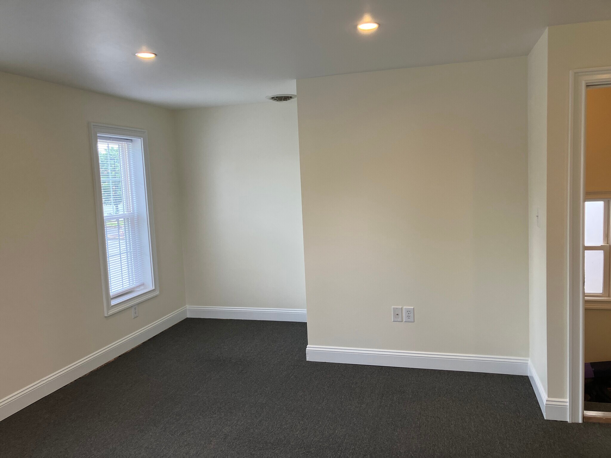 Building Photo - 509 Pine St