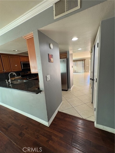 Building Photo - 1132 Cll Adra