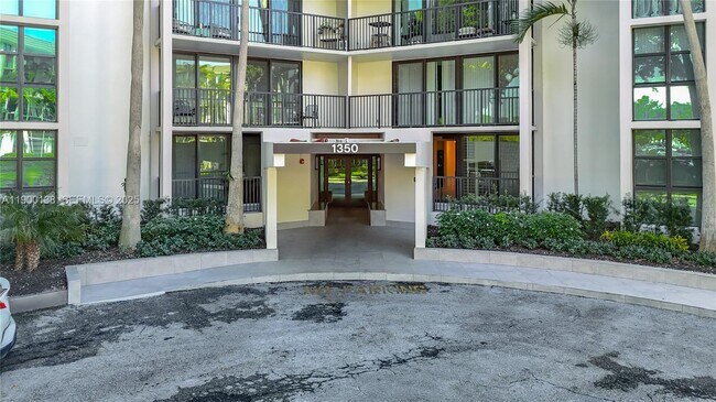 Building Photo - 1350 River Reach Dr