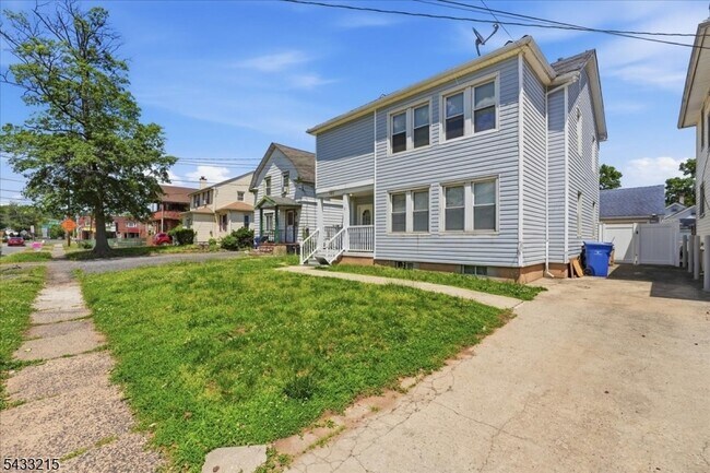 Building Photo - 122 S Lincoln Ave