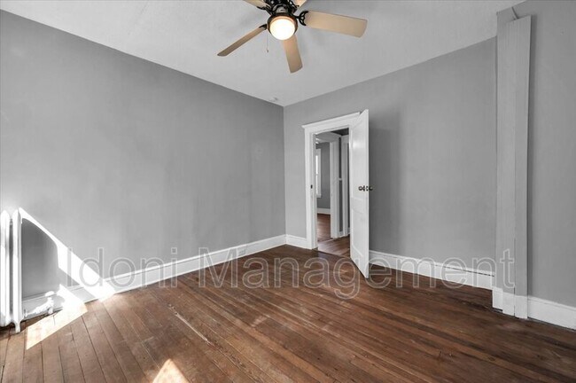 Building Photo - 694 Main St