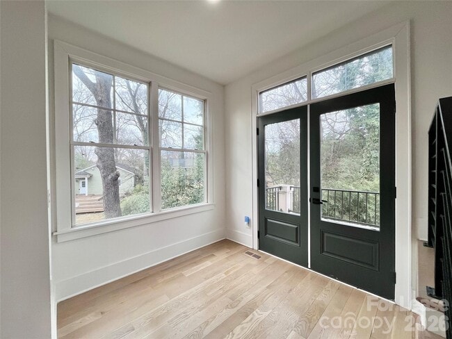 Building Photo - 614 West Blvd