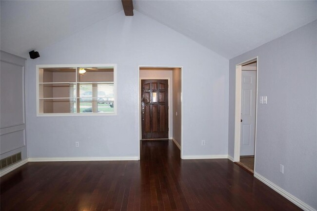 Building Photo - 1106 Lockridge-